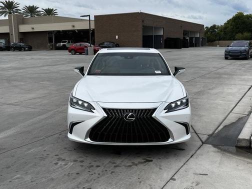 2024 Lexus ES 300h Ultra Luxury