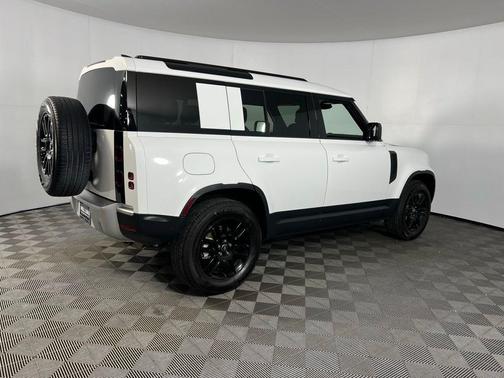 2025 Land Rover Defender 110 P300