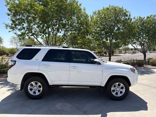 Ice 2024 Toyota 4Runner SR5
