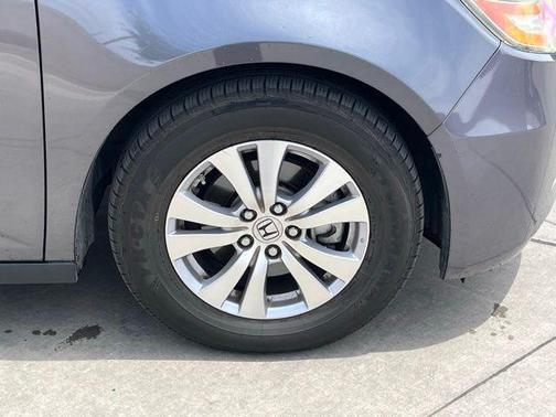 Gray 2016 Honda Odyssey SE