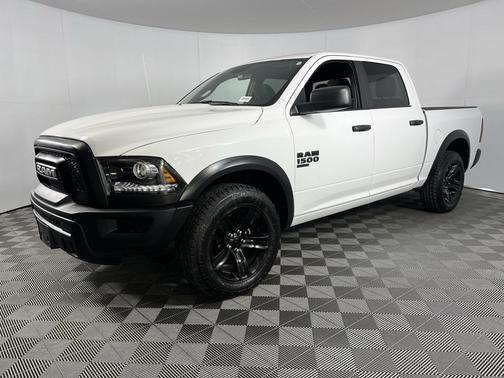 2024 RAM 1500 Classic Warlock Crew Cab 4x2 5'7' Box