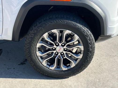 2023 GMC Canyon Denali