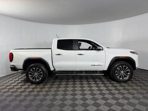 2023 GMC Canyon Denali