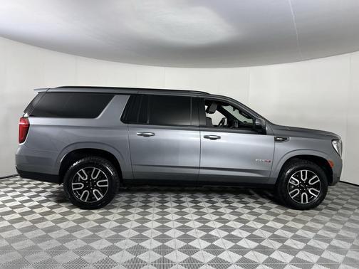 2022 GMC Yukon XL 4WD AT4