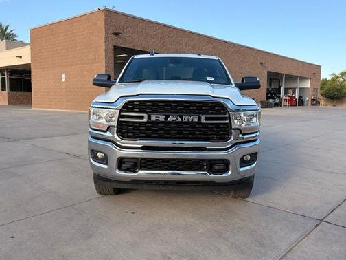 Bright White Clearcoat 2022 RAM 2500 Big Horn Crew Cab 4x4 6'4' Box