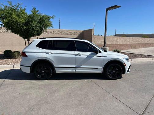 Opal White 2024 Volkswagen Tiguan 2.0T SE R-Line Black
