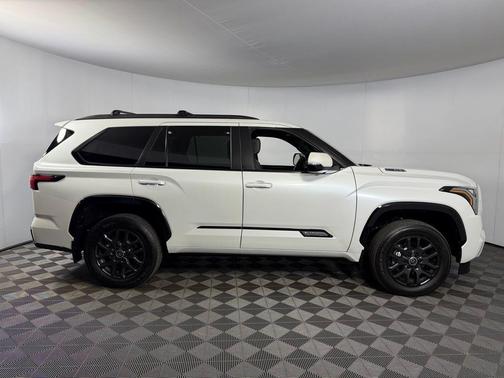 2024 Toyota Sequoia Platinum
