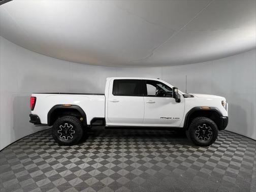 2024 GMC Sierra 2500 AT4