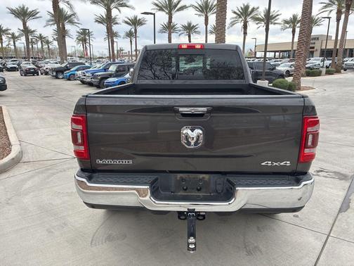 2019 RAM 2500 Laramie Crew Cab 4x4 6'4' Box