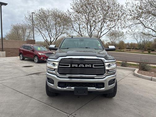 2019 RAM 2500 Laramie Crew Cab 4x4 6'4' Box