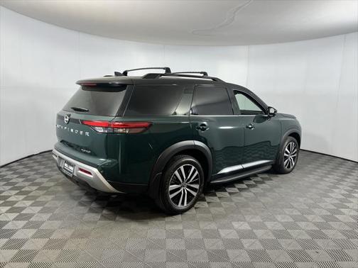 2023 Nissan Pathfinder Platinum FWD