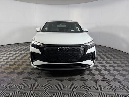 Glacier White Metallic 2024 Audi Q4 e-tron Sportback Premium Plus 55 quattro