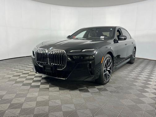 Black Sapphire Metallic 2025 BMW 740 740i