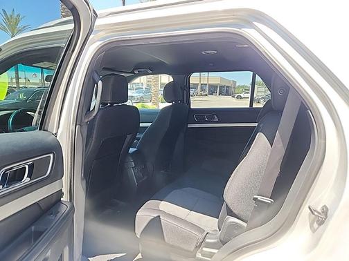 Ingot Silver Metallic 2016 Ford Explorer XLT