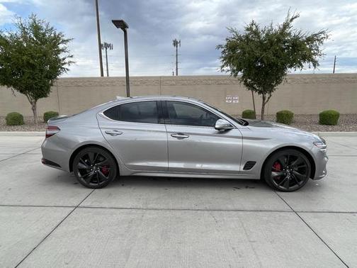 2023 Genesis G70 3.3T RWD