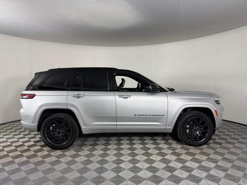 Silver Zynith 2024 Jeep Grand Cherokee Summit