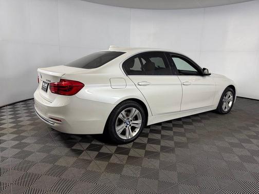 2018 BMW 330 xDrive