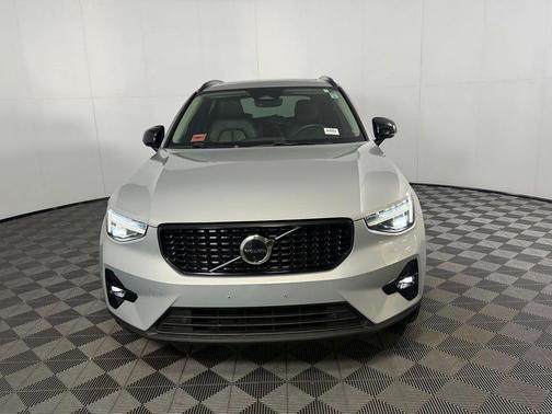 Silver Dawn Metallic 2023 Volvo XC40 B5 Plus Dark Theme