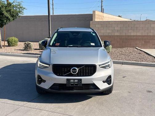 Silver Dawn Metallic 2023 Volvo XC40 B5 Plus Dark Theme