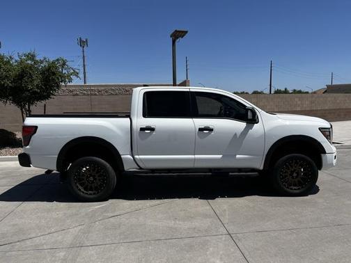 2024 Nissan Titan PRO-4X