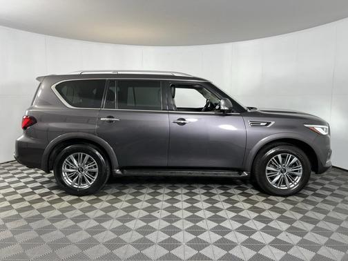 2023 INFINITI QX80 Luxe