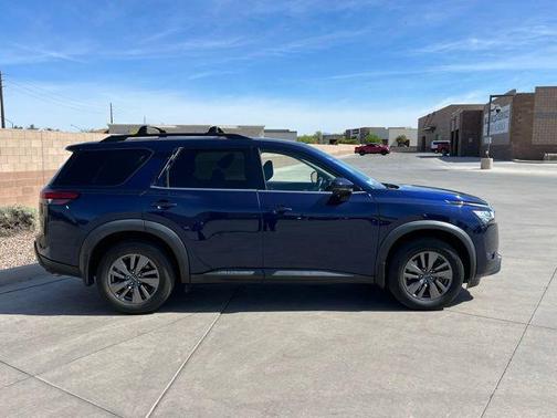 Deep Ocean Blue Pearl 2022 Nissan Pathfinder SV 2WD