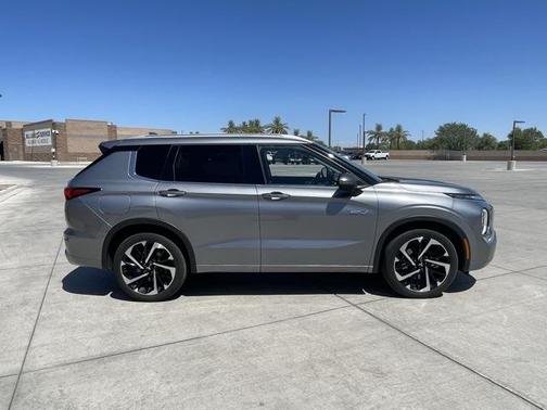 2023 Mitsubishi Outlander PHEV SEL