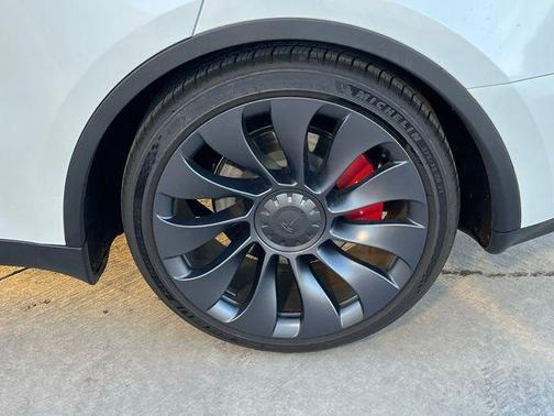 2024 Tesla Model Y Performance Dual Motor All-Wheel Drive
