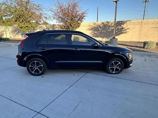 2023 Kia Niro SX