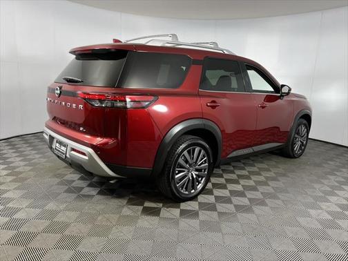 2023 Nissan Pathfinder SL FWD