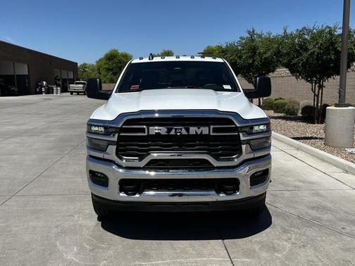 2025 RAM 2500 Tradesman Crew Cab 4x4 6'4' Box