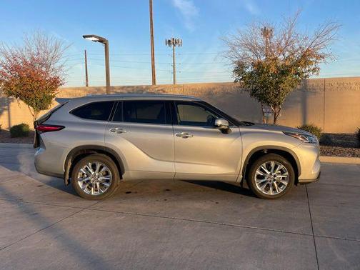 2023 Toyota Highlander Limited