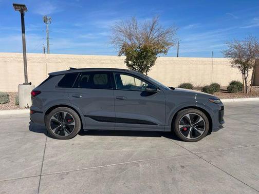 2025 Audi SQ6 e-tron Prestige quattro