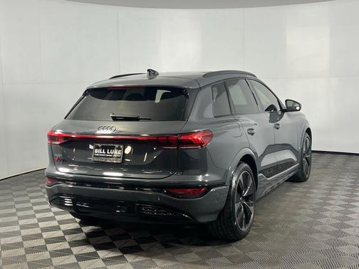 2025 Audi SQ6 e-tron Prestige quattro