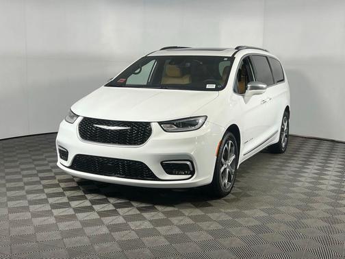 2022 Chrysler Pacifica L