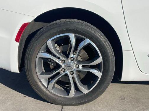 2022 Chrysler Pacifica L