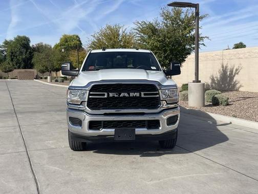 2024 RAM 2500 Tradesman Crew Cab 4x4 6'4' Box