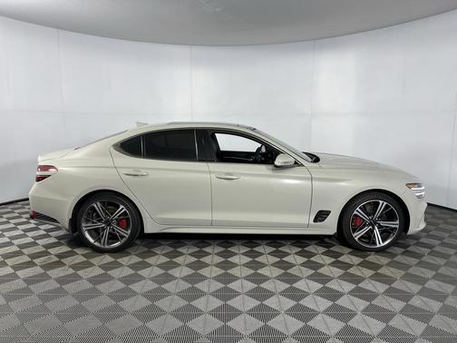 2025 Genesis G70 2.5T RWD