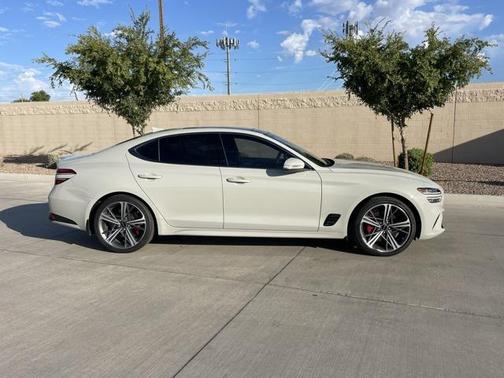 2025 Genesis G70 2.5T RWD