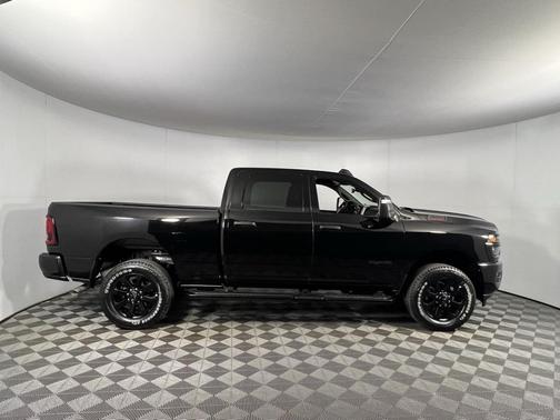 2025 RAM 2500 Big Horn Crew Cab 4x4 6'4' Box