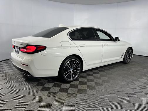 2022 BMW 530 i