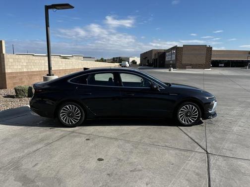 2024 Hyundai SONATA Hybrid Limited