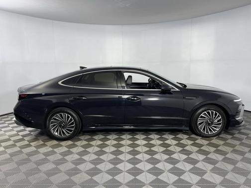 2024 Hyundai SONATA Hybrid Limited