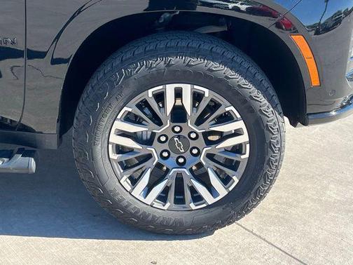 2025 Chevrolet Suburban 4WD Z71