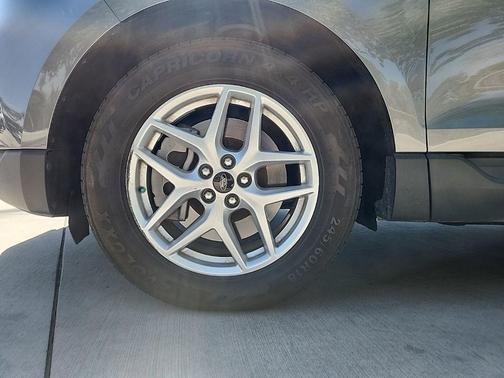 Gray Metallic 2024 Ford Edge SEL