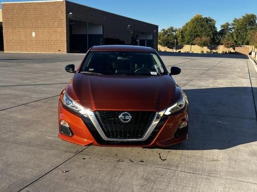 2022 Nissan Altima SR FWD