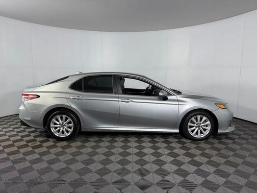 Celestial Silver Metallic 2019 Toyota Camry LE