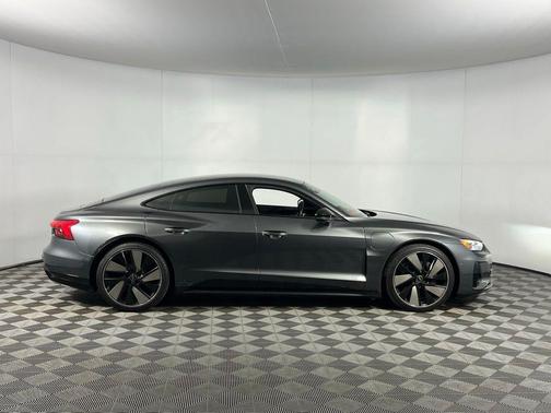 2023 Audi e-tron GT Prestige quattro