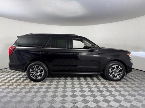 Black Metallic 2025 Ford Expedition Active