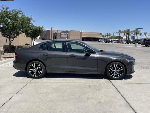 2024 Volvo S60 B5 Core Dark Theme